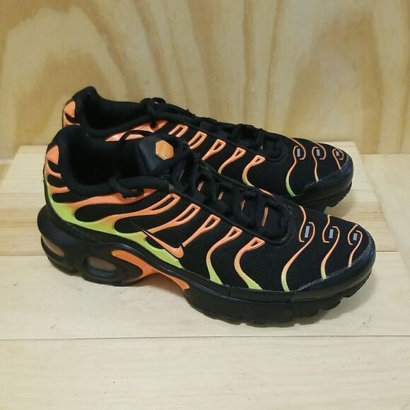 Nike Air Max Plus TN Black Volt Orange  Wmn's size 7 , Mens size 5.5 (EU 38) - Picture 1 of 9